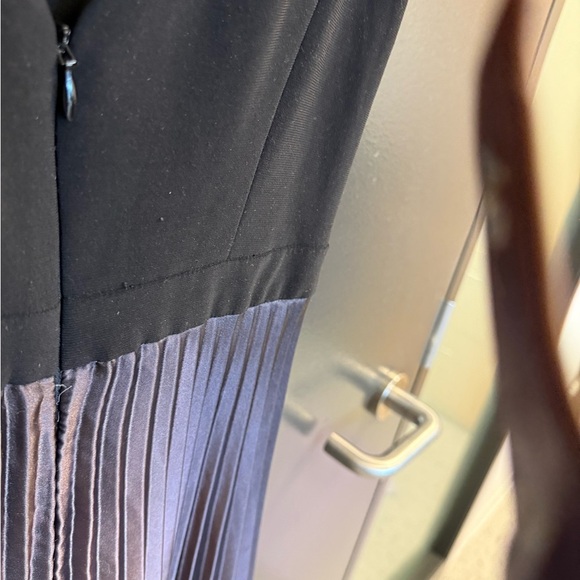 Betsy & Adam size 4 GUC Red Pleated V-Neck Maxi Dress- seee full description - Picture 14 of 16